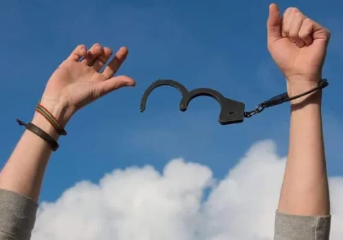 عوامل موثر در تعیین هزینه کمپ ترک اعتیاد